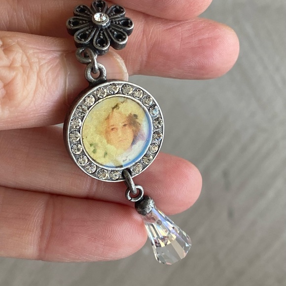 Dolce & Gabbana authentic vintage baroque pendant portrait drop earrings crystal - Picture 4 of 4